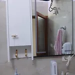 Kujtimi House 木屋